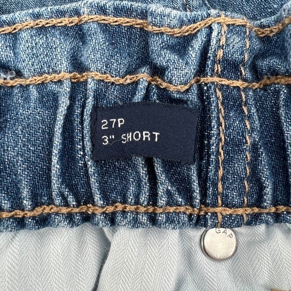 GAP 3" Cinched Waist Cuffed Hem Jean Shorts Size 27 Petite Women’s - Picture 2 of 6